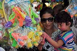 Useful tips to enjoy a safe and eco-friendly Holi!