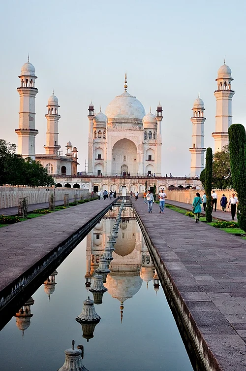 Bibi ka Maqbara: A Teardrop at the heart of Deccan