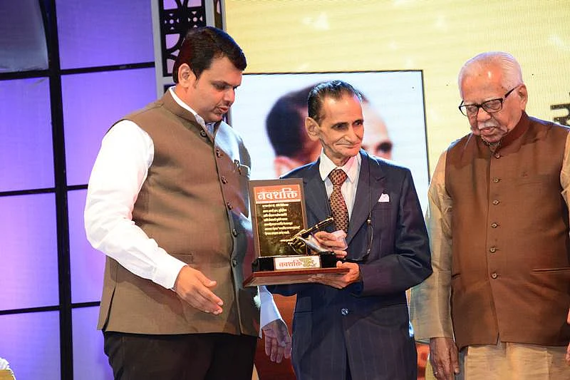 12 stars shine brighter at ‘Navshakti Sanman Sandhya’