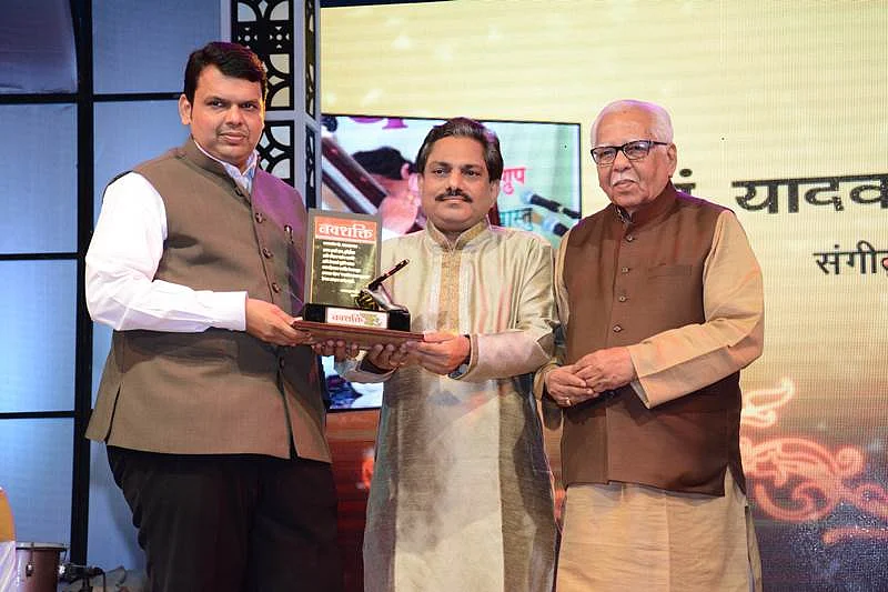 12 stars shine brighter at ‘Navshakti Sanman Sandhya’