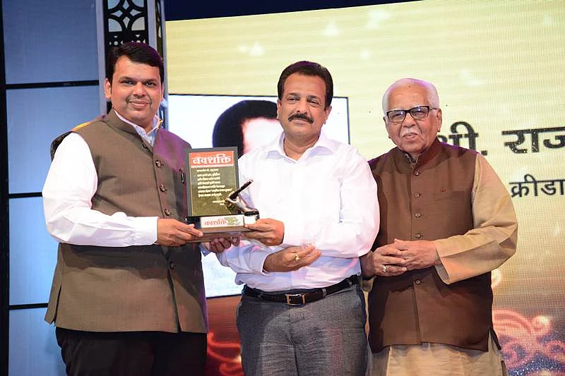 12 stars shine brighter at ‘Navshakti Sanman Sandhya’