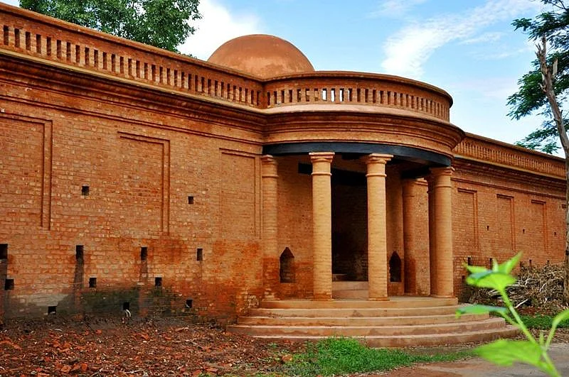 Kangla Fort in Imphal<br />Picture credits: indiantoursandtravels07.blogspot.in