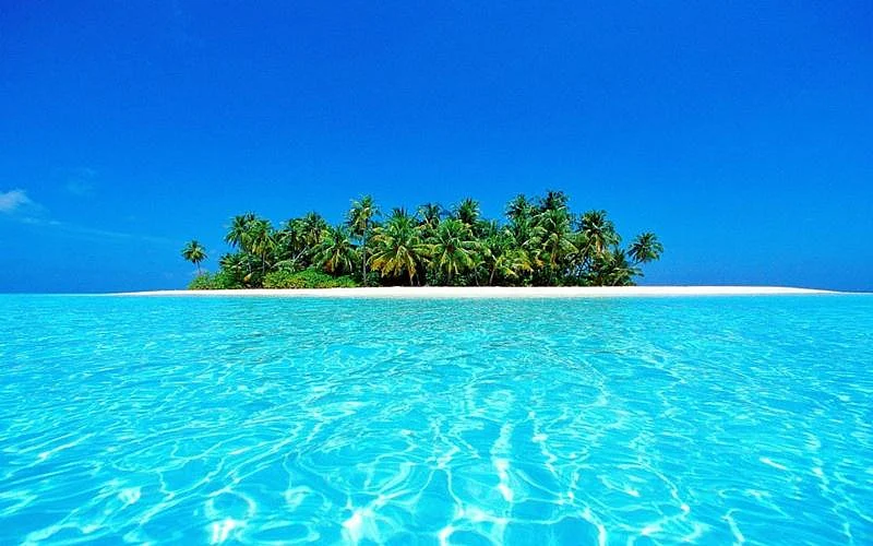 The blue lagoon of Kalpeni.<br />Picture Credits: josequirino.wordpress.com