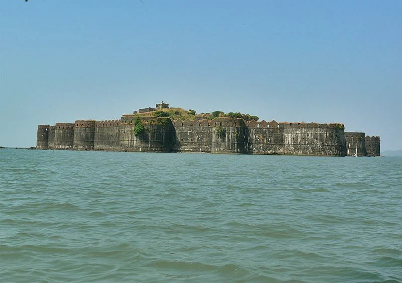 Murud Janjira<br />Picture credits: www.pinstopin.com