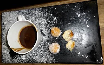 Doughnut choc sauce