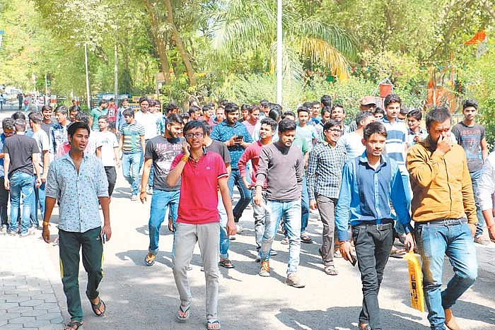 SGSITS director threatens students in name of former minister