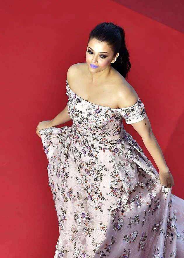 Cannes 2017: Aishwarya Rai Bachchan reach at Cannes with daughter Aaradhya