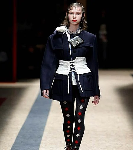 Corset belts how to wear them