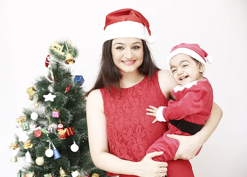 Dil Deke Dekho fame Muskaan Mihani celebrate Christmas with daughter Mannat!