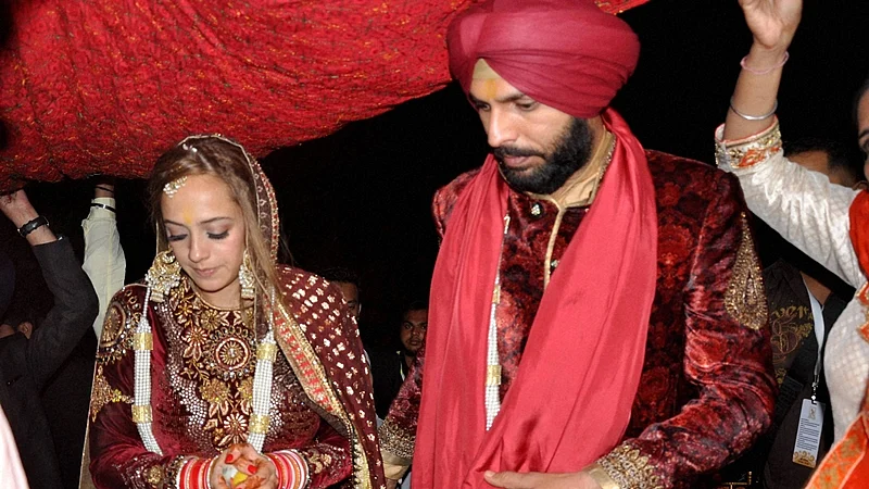 IPL 2019: 11 Indian cricketers and their beautiful wives