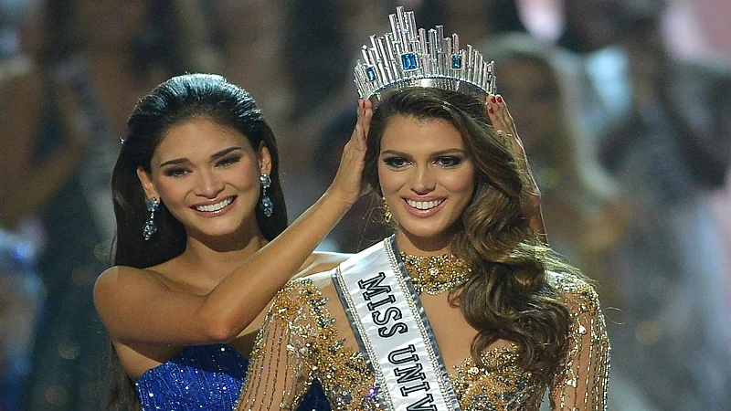Miss France Iris Mittenaere Crowned Miss Universe 17 Miss France Iris Mittenaere Crowned Miss Universe 17