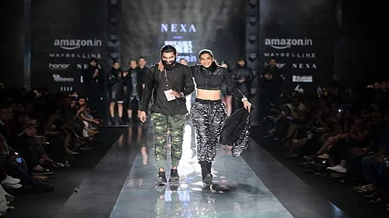 Anushka Manchanda walked the ramp for Nought One by Abhishek.
