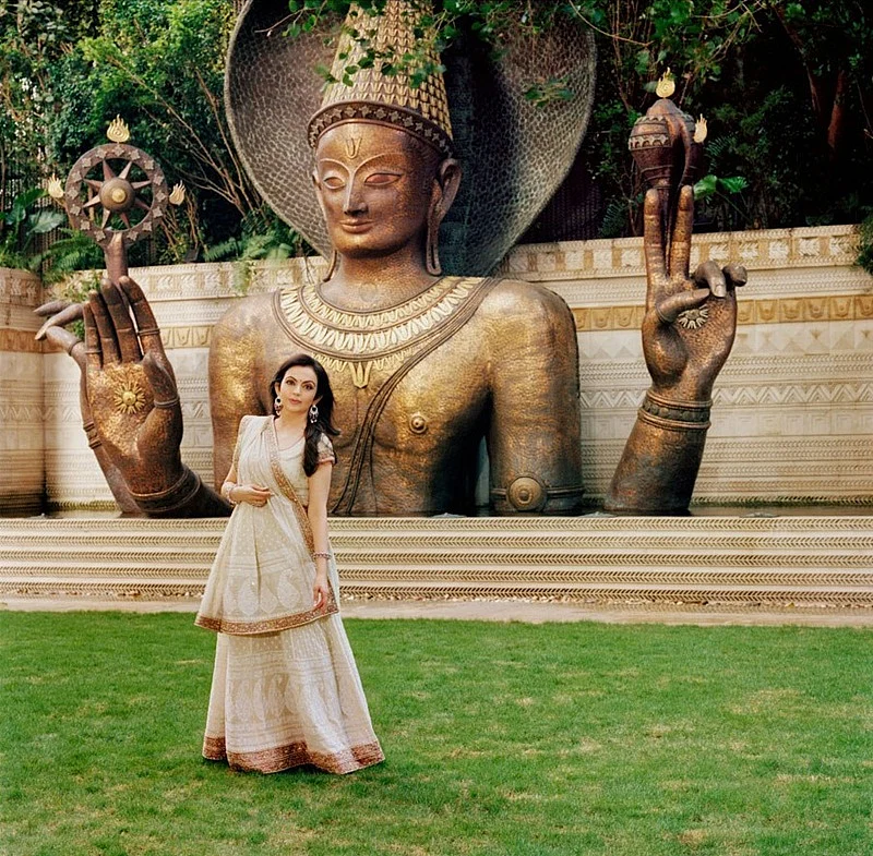 These photos of Mukesh Ambani’s ‘Antilia’ will blow your mind away