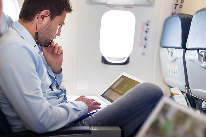 The digital nomad: The new way to work