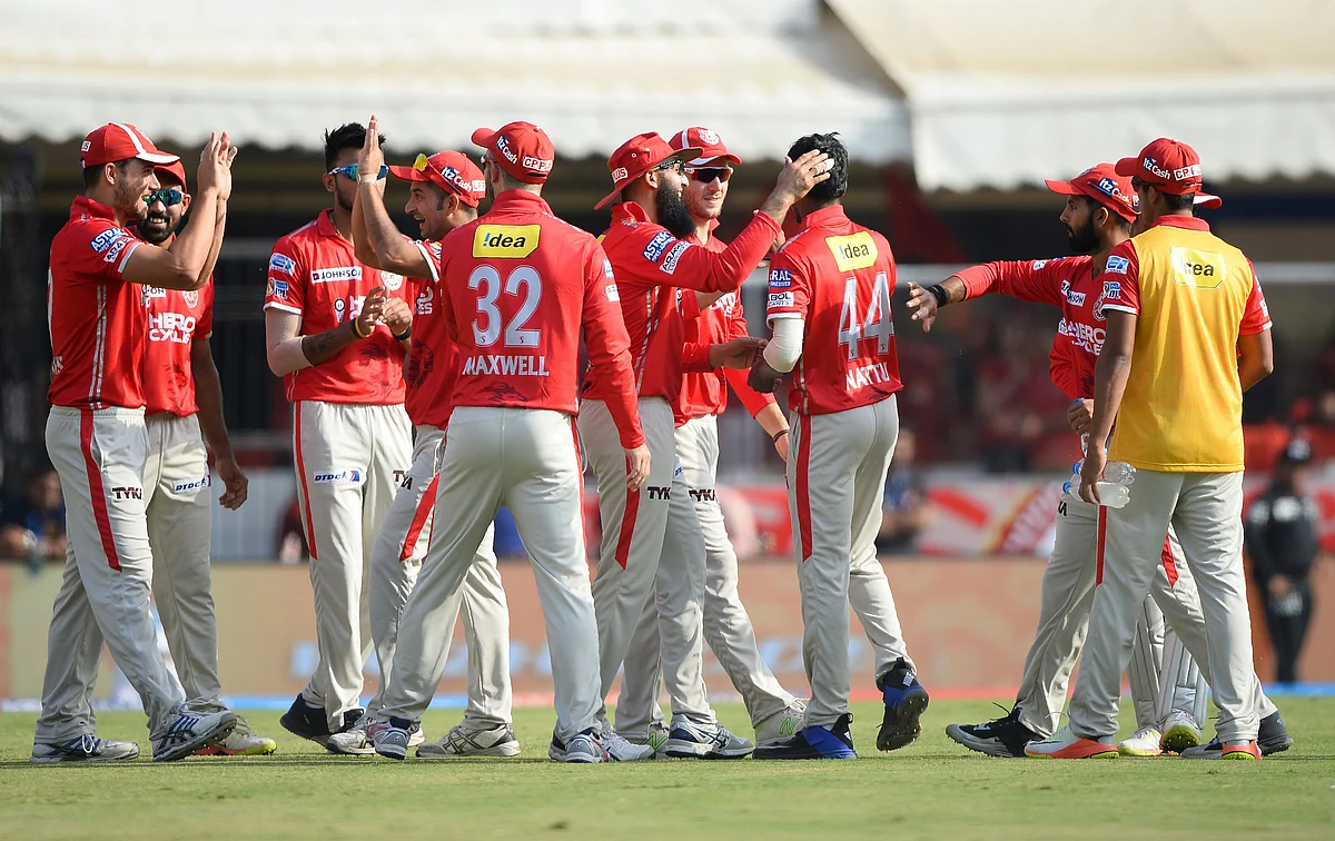 IPL 2017: Confident RCB take on bustling KXIP at Indore