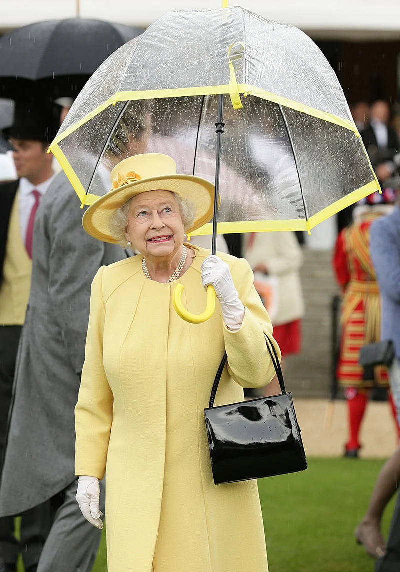 10 most fashionable umbrella moments of Queen Elizabeth