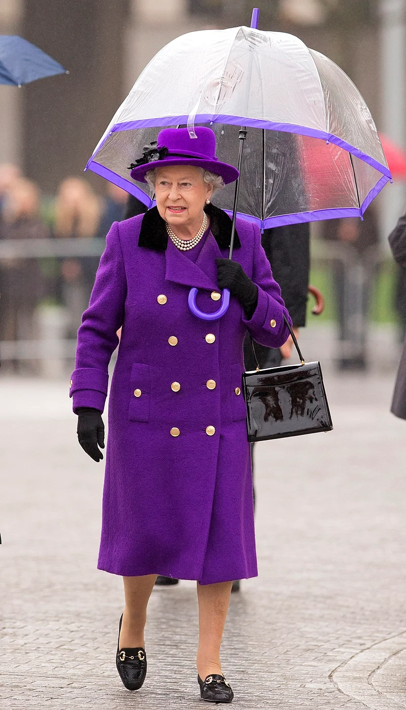 10 most fashionable umbrella moments of Queen Elizabeth