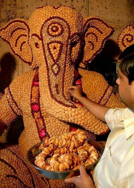 OMG! This Mumbai mandal’s Ganesha is made from 1,00,101 agarbattis