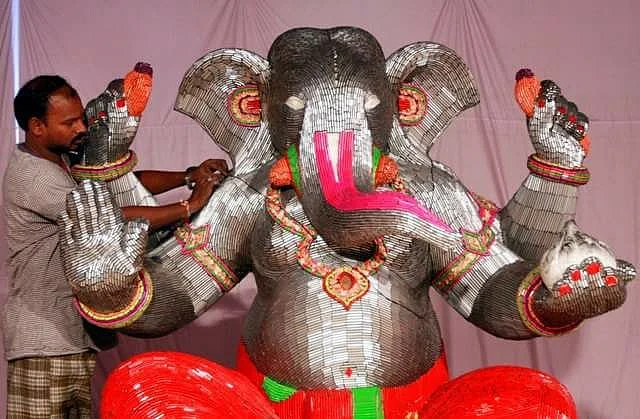 OMG! This Mumbai mandal’s Ganesha is made from 1,00,101 agarbattis