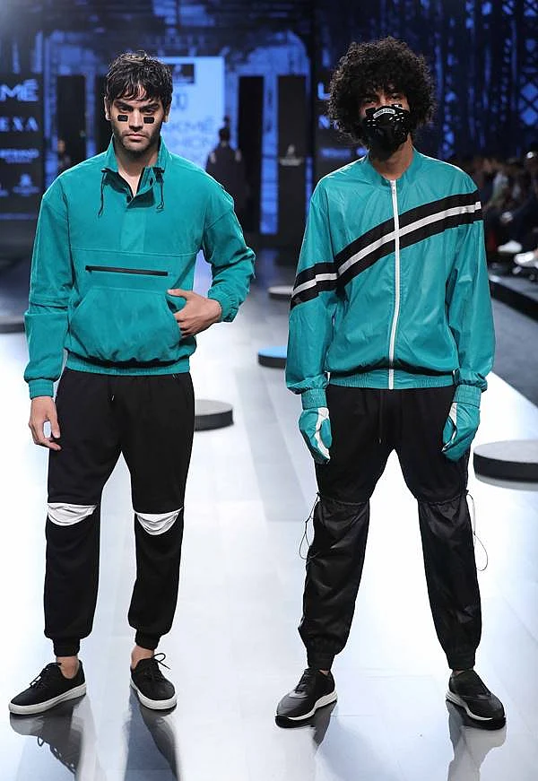 Johnnie Walker presents Abhishek Paatni at Lakme Fashion Week WF 17 (1)