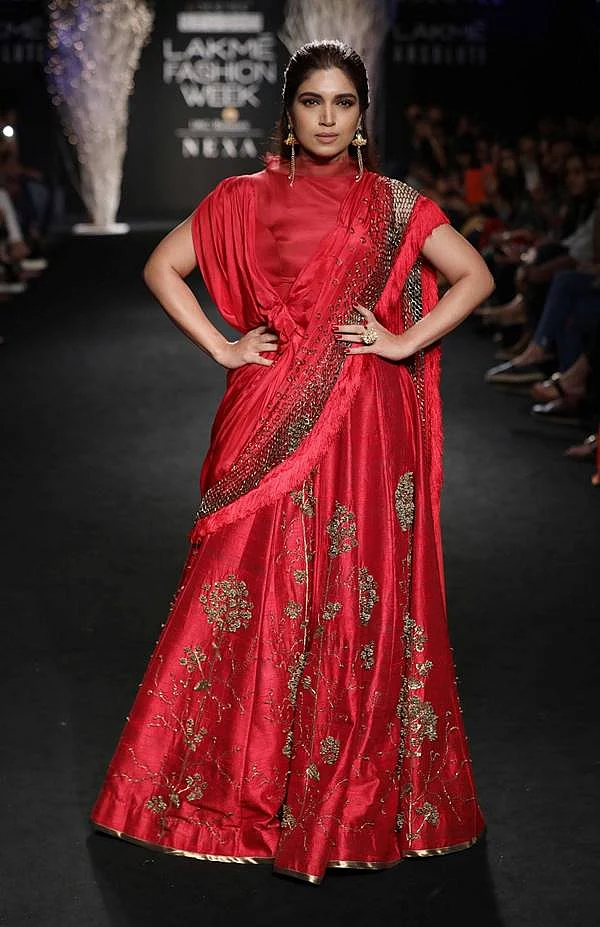 SHOWSTOPPER BHUMI PEDNEKAR FOR RUCERU AT LAKME FASHION WEEK WINTER FESTIVE 2017 (3)