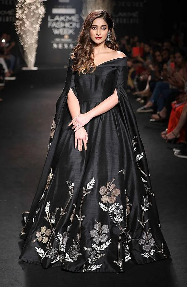 SHOWSTOPPER ILLEANA D’CRUZ FOR DE BELLE AT LAKME FASHION WEEK WINTER FESTIVE 2017 (1)
