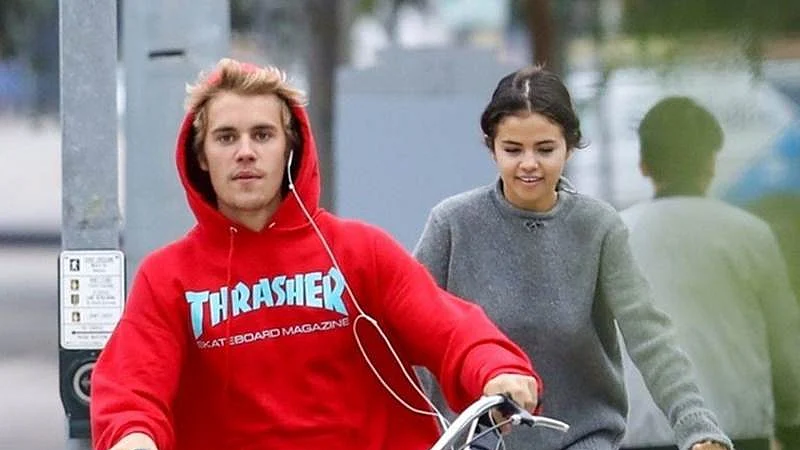 Selena Gomez Was Never Asked To Appear In Drake S New Song Alongside Ex Justin Bieber Selena Gomez Was Never Asked To Appear In Drake S New Song Alongside Ex Justin Bieber