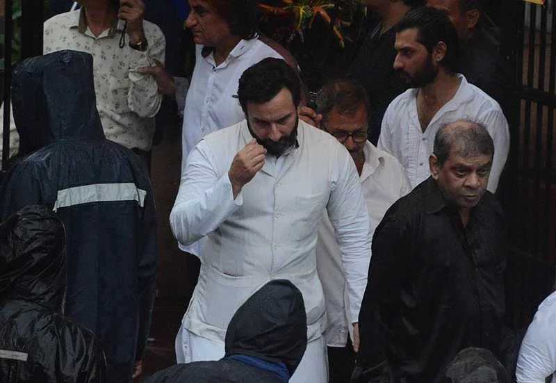 Saif Ali Khan at Shashi Kapoor’s funeral at Santacruz Hindu crematorium in Mumbai. Pic by BL Soni