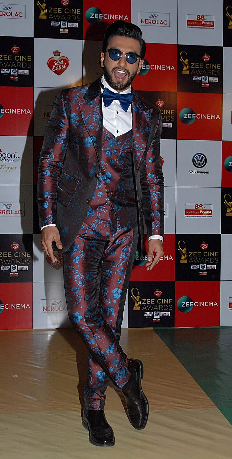 Ranveer Singh attends the ‘Zee Cine Awards 2018’ ceremony in Mumbai on December 19, 2017. / AFP PHOTO / Sujit Jaiswal