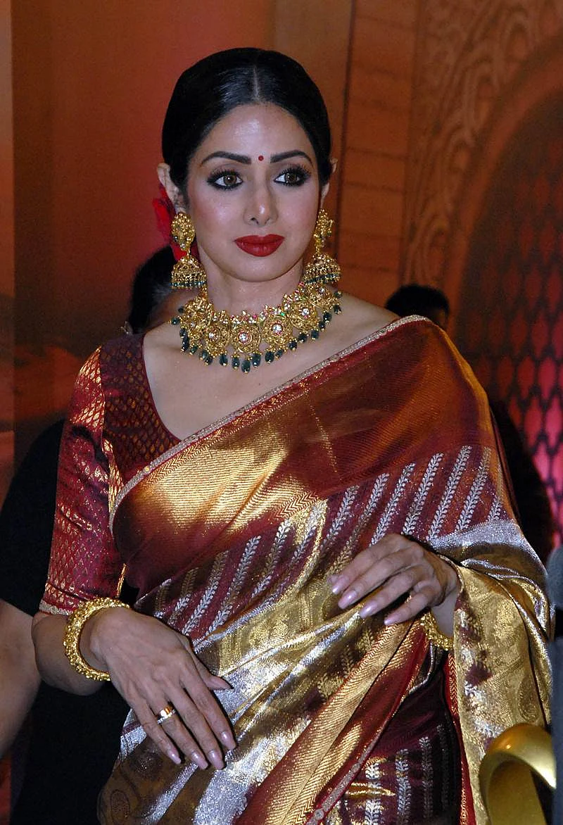 Sridevi attends the ‘Zee Cine Awards 2018’ ceremony in Mumbai on December 19, 2017. / AFP PHOTO / Sujit Jaiswal