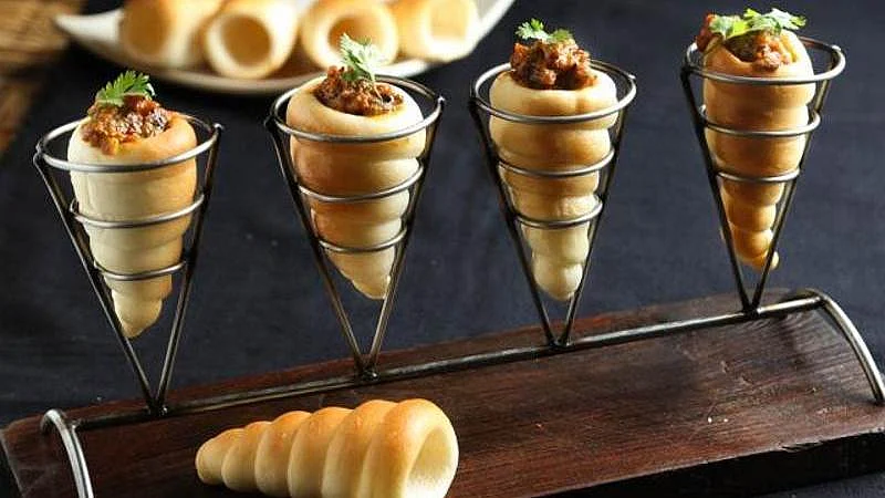 Visiting the Kala Ghoda Arts Festival? 10 restaurants you can grab a quick bite!