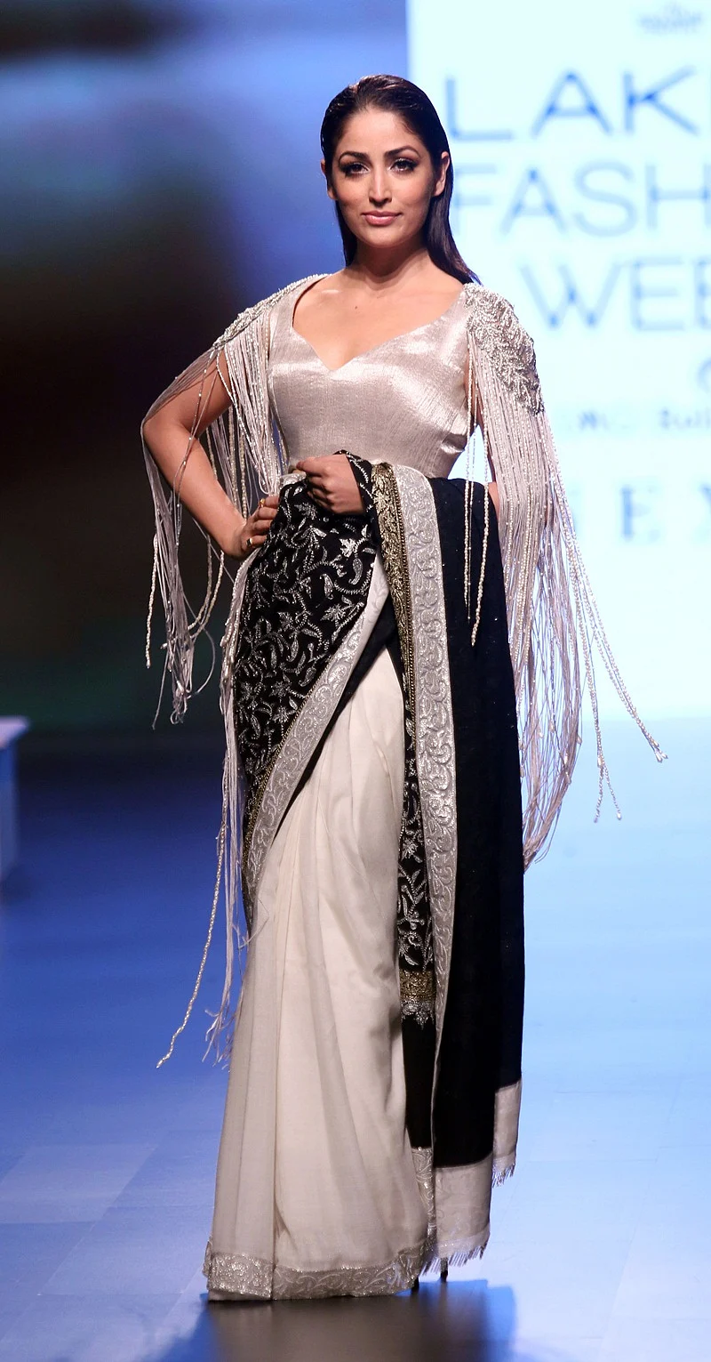 LFW 2018 Day 3: Bollywood diva’s Sonakshi Sinha, Yami Gautam, Kriti Sanon and Karan Johar walk the ramp