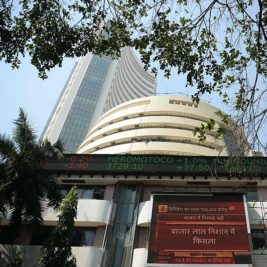 Market slips: M&M, Bajaj Finance, IndusInd Bank, Maruti, Axis Bank, Bajaj Finserv, ICICI Bank among others shed