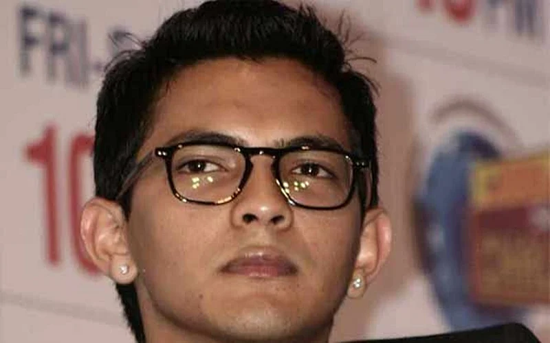 Aditya Narayan controversies: From airport squabble to driving trouble