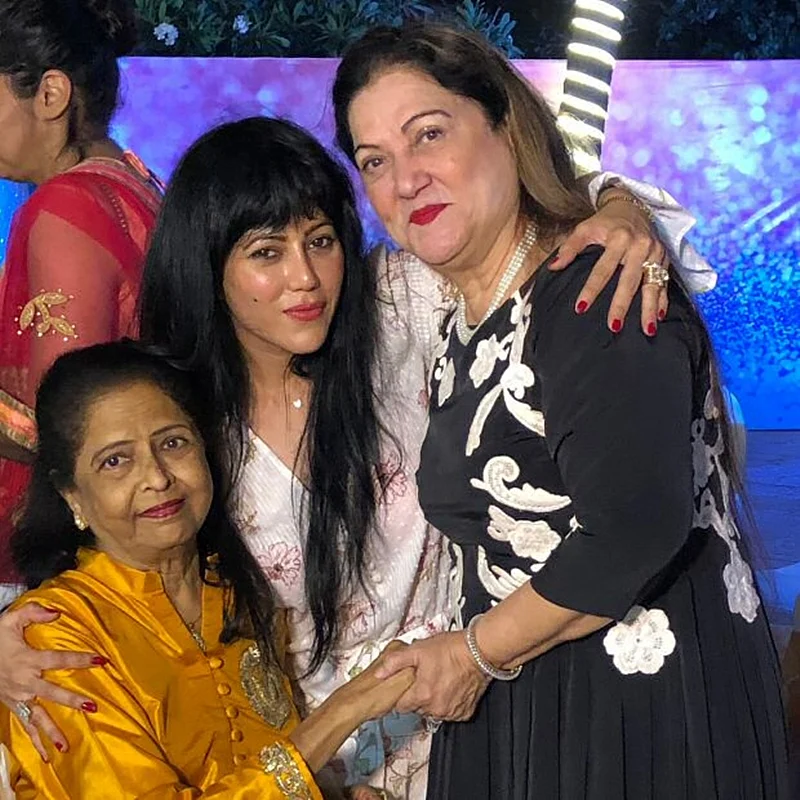 Wow! Sajid Nadiadwala and Warda Nadiadwala celebrate Divya Bharti’s father’s birthday (see pictures)