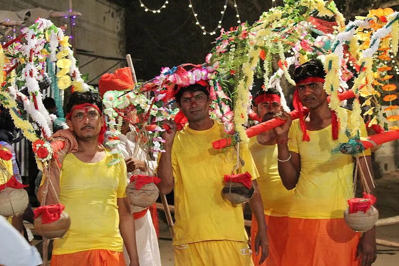 A handful of enthusiastic villagers were dressed as Kawariyas