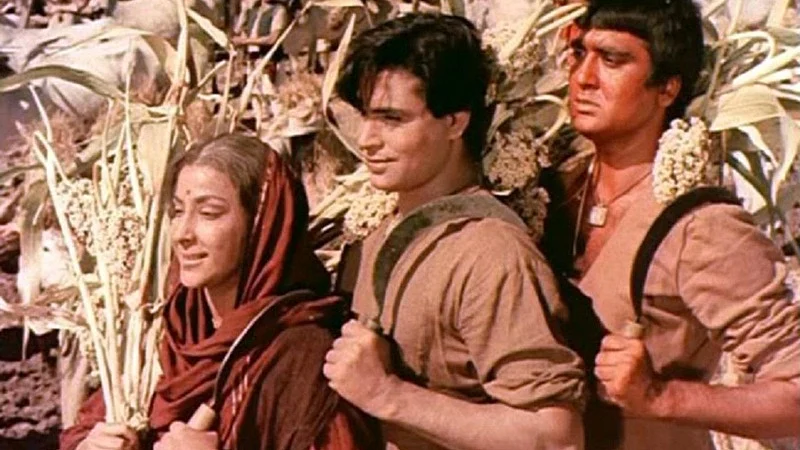 Mother’s Day 2018: From Nirupa Roy to Kirron Kher, 10 iconic mothers of Bollywood