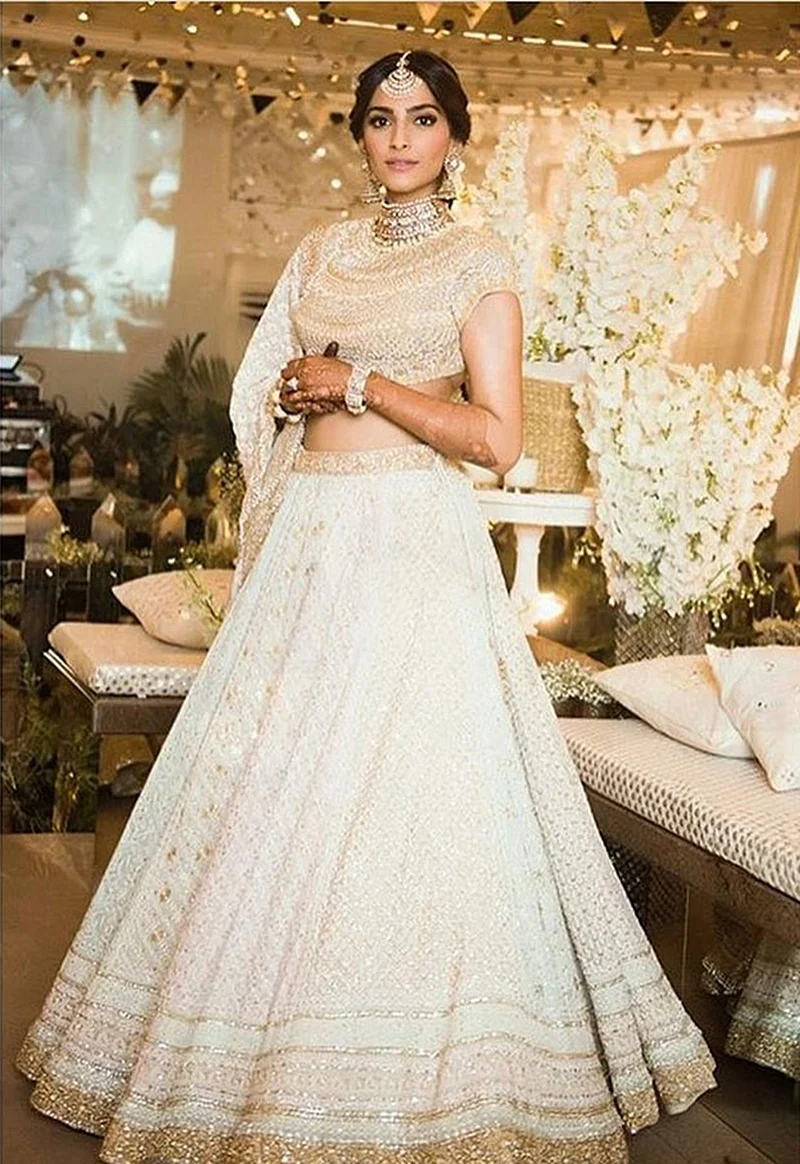 Stunning! Sonam Kapoor’s ethnic look for her Mehendi ceremony will leave you speechless; see pics