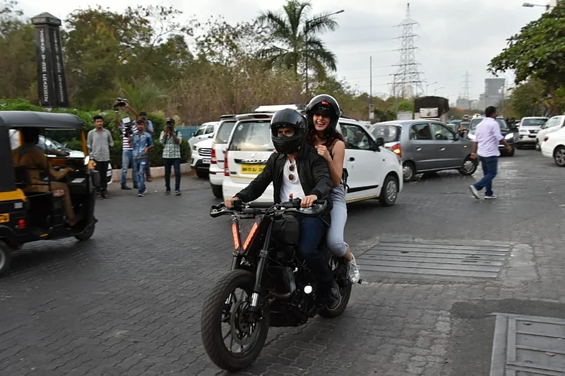 Bhavesh Joshi Superhero takes Taapsee Pannu on a bike ride; see pics