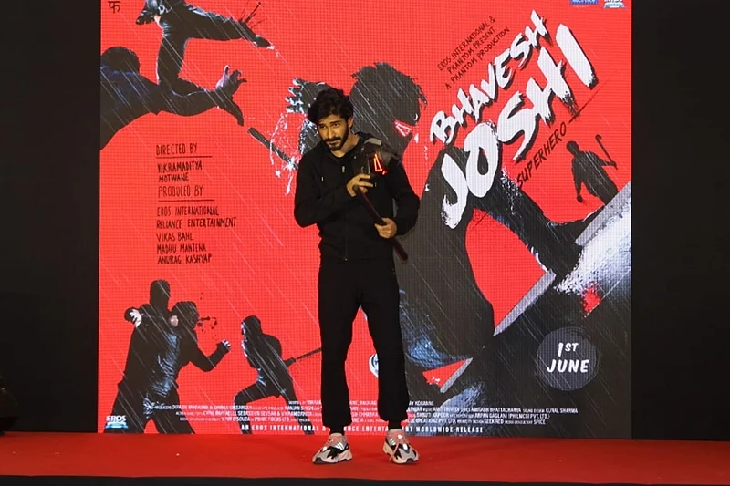 Harshvardhan Kapoor turns Bhavesh Joshi Superhero, performs Live action in a mall