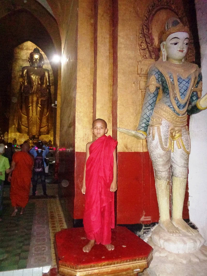 Inside Ananda Temple