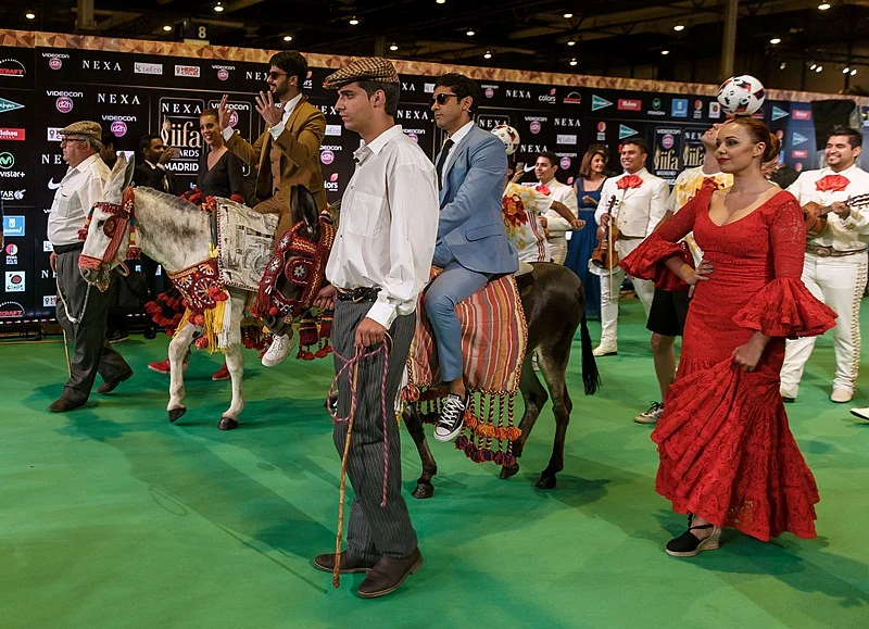 IIFA 2018: Bachchan’s dancing on Kajrare to Ranveer and Arjun reenacting DDLJ scene; here are all the best IIFA moments