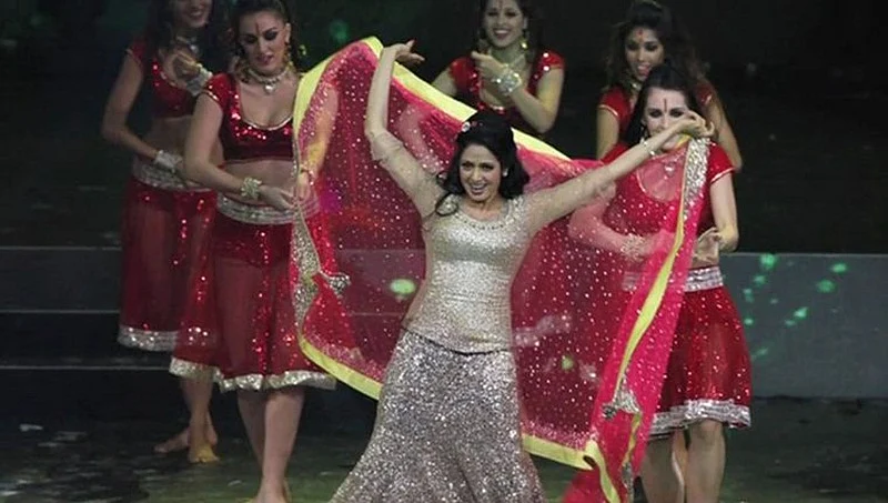 IIFA 2018: Bachchan’s dancing on Kajrare to Ranveer and Arjun reenacting DDLJ scene; here are all the best IIFA moments