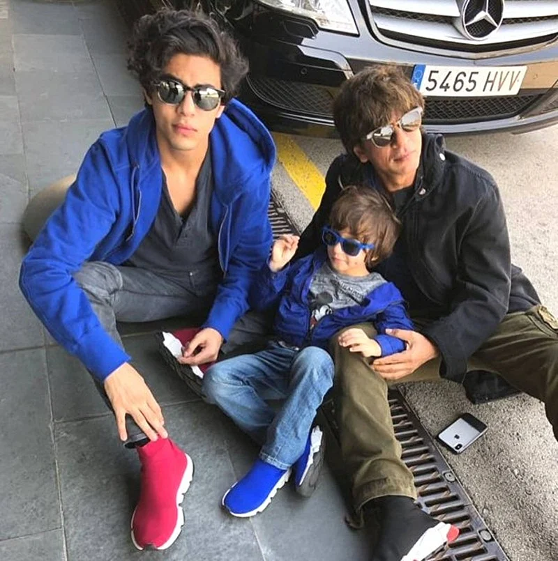 Aryan Khan chills with little bro AbRam; Suhana Khan gives a sweet kiss to dad Shah Rukh Khan during Barcelona vacation