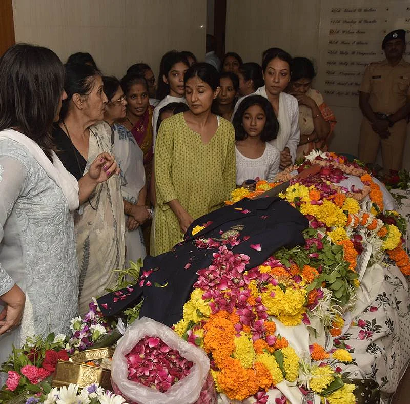 Former Indian skipper Ajit Wadekar’s funeral procession (Photo by Bhushan Koyande)