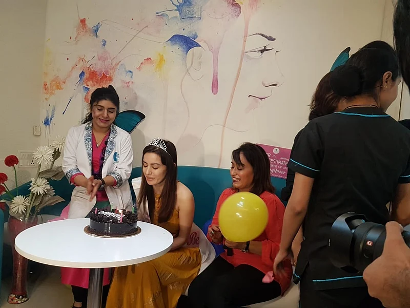 TV actress Ekta Kaul enjoys bridal bash like there is no tomorrow; see pics