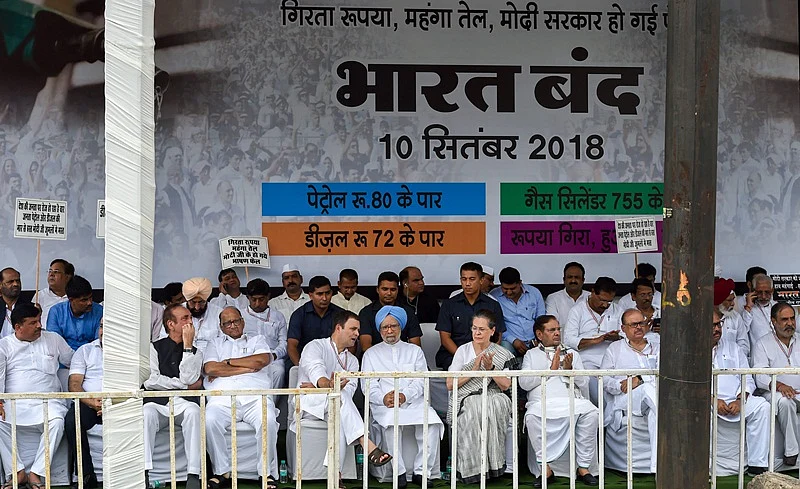(PTI Photo/Manvender Vashist) (PTI9_10_2018_000016B)