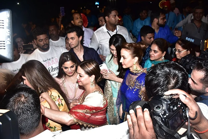 Aayush Sharma, Alvira Agnihotri, Elli Avrram, Warina Hussain. Photo by Viral Bhayani