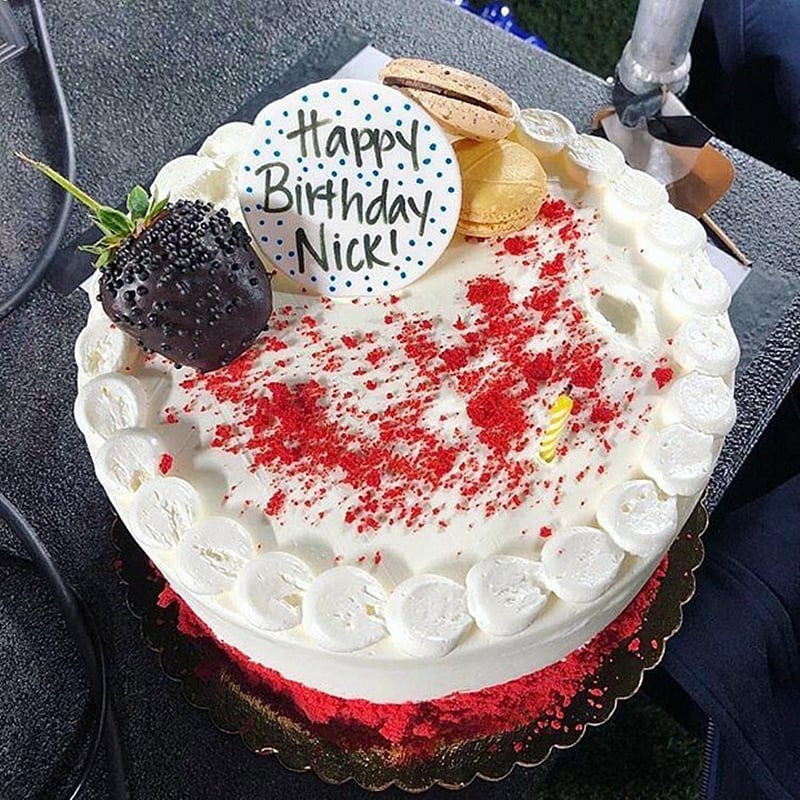 A Festive Cake With A Big Reveal The New York Times