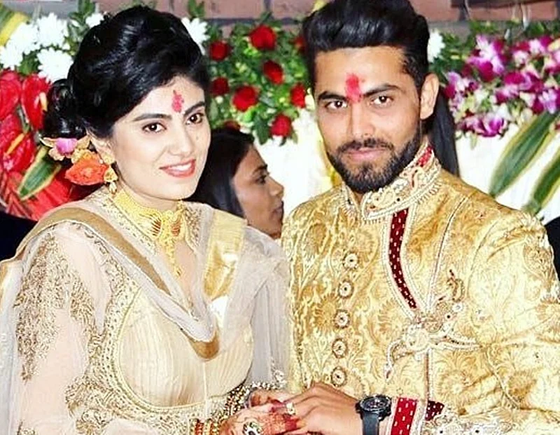 IPL 2019: 11 Indian cricketers and their beautiful wives